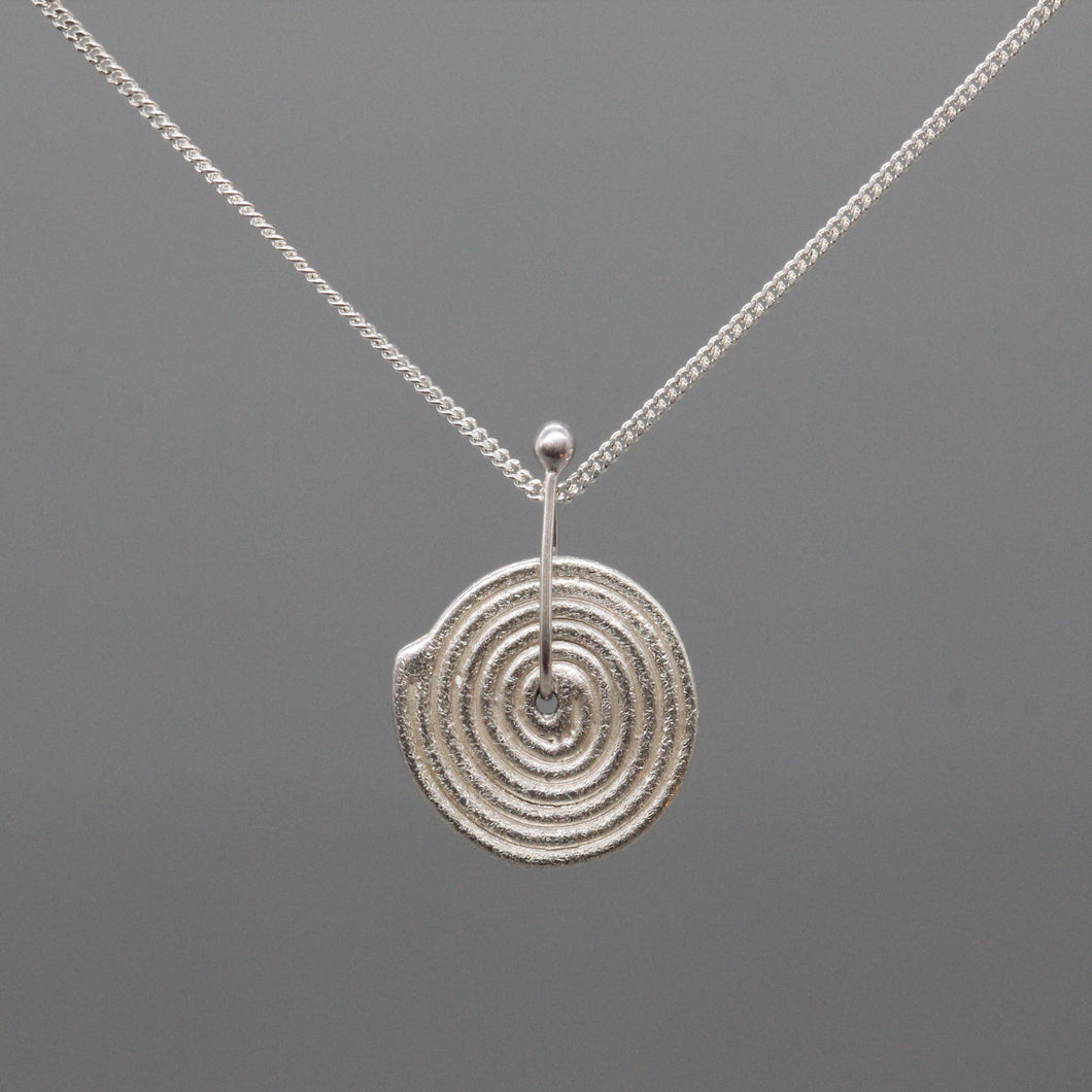 Spiral sequin pendant in silver