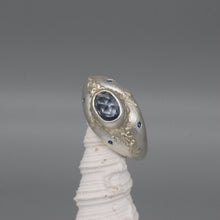 Load image into Gallery viewer, Sapphire and silver bombé ring, size L