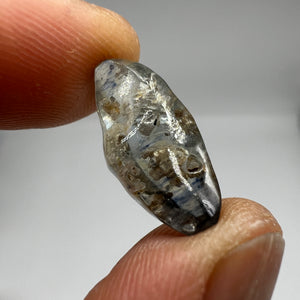 Gemstone De stash Sale - Double terminated polished sapphire crystal