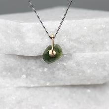 Load image into Gallery viewer, Forest Green Sapphire Slice Sequin Pendant Necklace