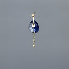 Load image into Gallery viewer, Ombre blue sapphire sequin-style single drop earring in yellow gold with delicate chain detail, handcrafted by Tamara Gomez