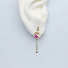 Load image into Gallery viewer, Magenta and lemon watercolour sapphire single drop earring in yellow gold with chain detail, handcrafted by Tamara Gomez