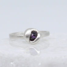 Load image into Gallery viewer, Sculptural purple sapphire ring in sterling silver by Tamara Gomez 5