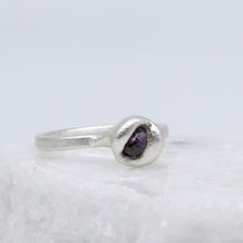 Load image into Gallery viewer, Sculptural purple sapphire ring in sterling silver by Tamara Gomez 6