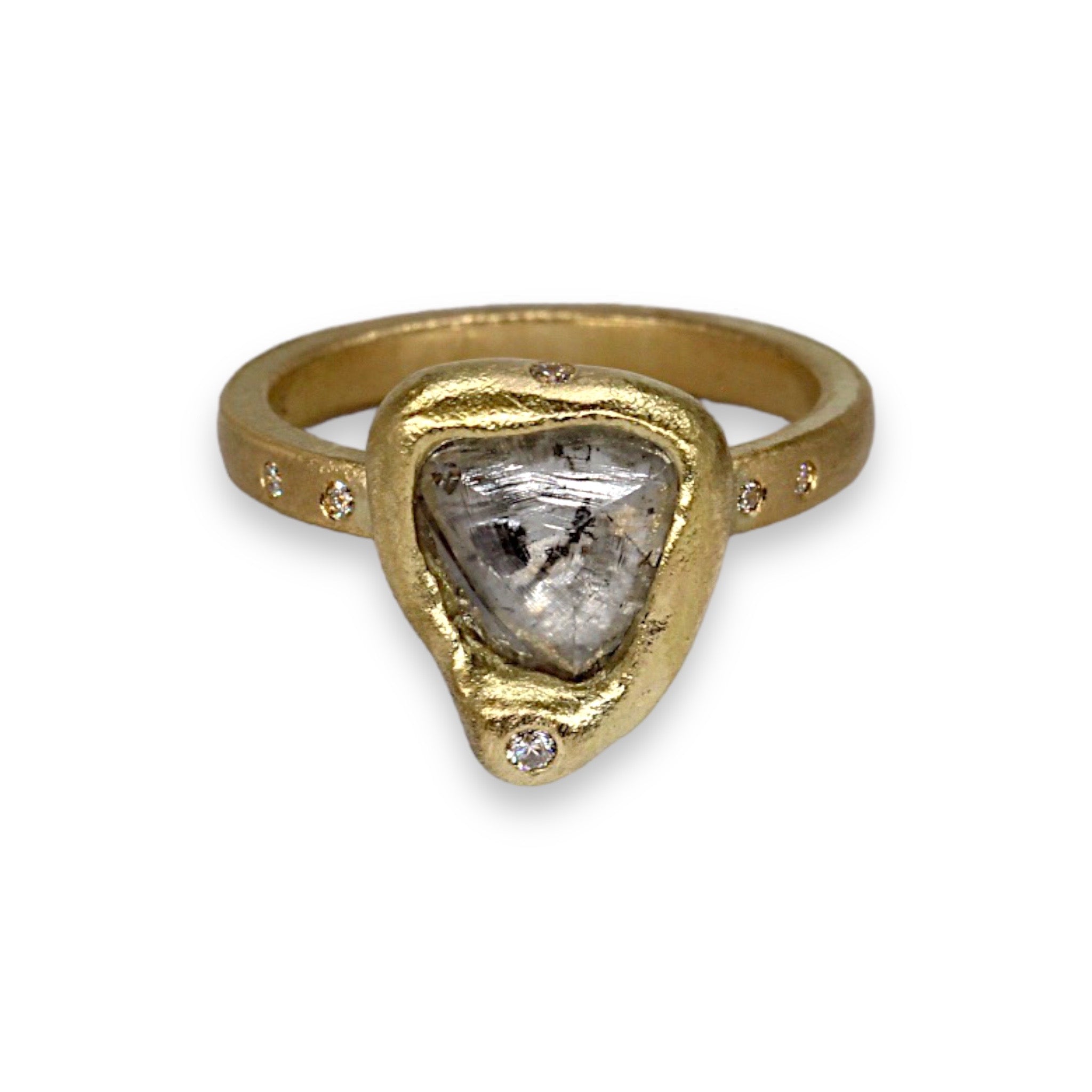 Triangular rough diamond ring in yellow gold by Tamara Gomez