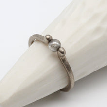 Load image into Gallery viewer, Abacus ring in white gold with diamond - Sale