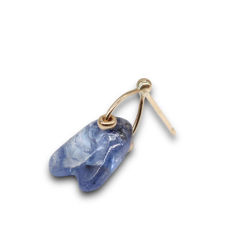 Single blue sapphire crystal 'tooth' earring in yellow gold by Tamara Gomez	