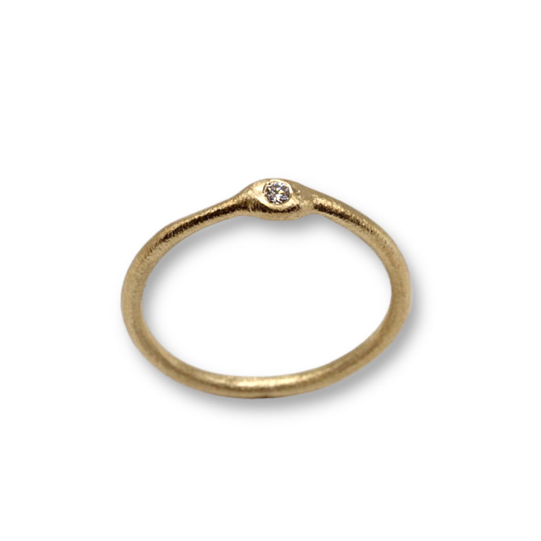 Tamara Gomez Slim pebble diamond set ring in yellow gold