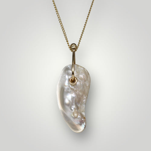Mother of Pearl Teardrop Necklace in yellow gold