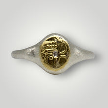 Load image into Gallery viewer, Tamara Gomez TGR32 Handcrafted Fanam Signet Ring in Sterling Silver and Gold with Rose Cut White Diamond 6
