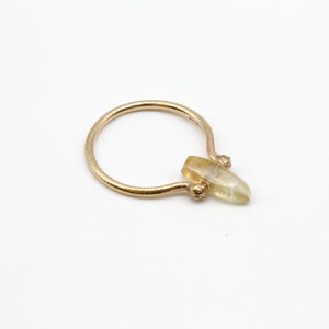 Abacus ring in yellow gold with yellow sapphire