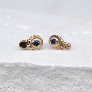 Oddity Sculptural Ear Studs in 9ct Yellow Gold with Violet Sapphires