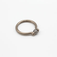 Load image into Gallery viewer, Abacus ring in white gold with diamond